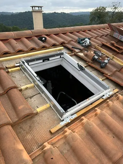Chantier remplacement d'une fenêtre de toit marque VELUX 9 IMG 3574 rotated