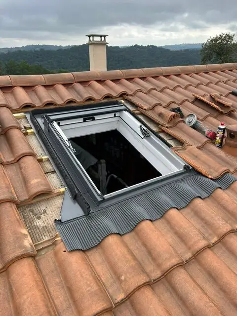 Chantier remplacement d'une fenêtre de toit marque VELUX 7 IMG 3578 rotated