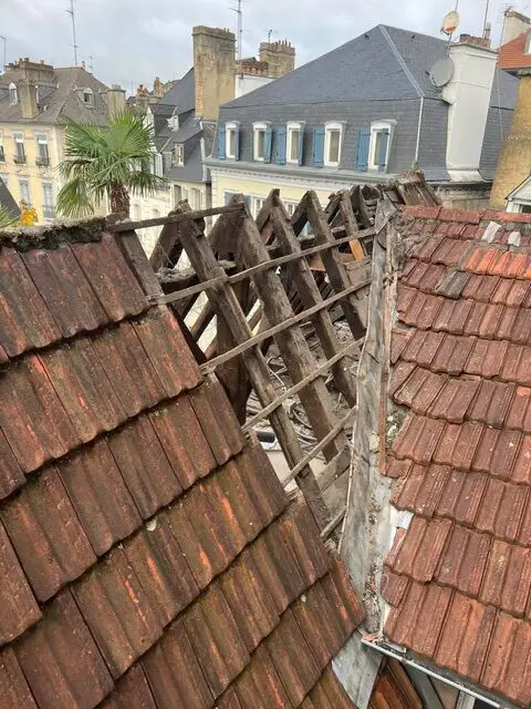 Chantier rénovation une couverture en tuile Marseille - Quartier du château 5 IMG 1440 rotated
