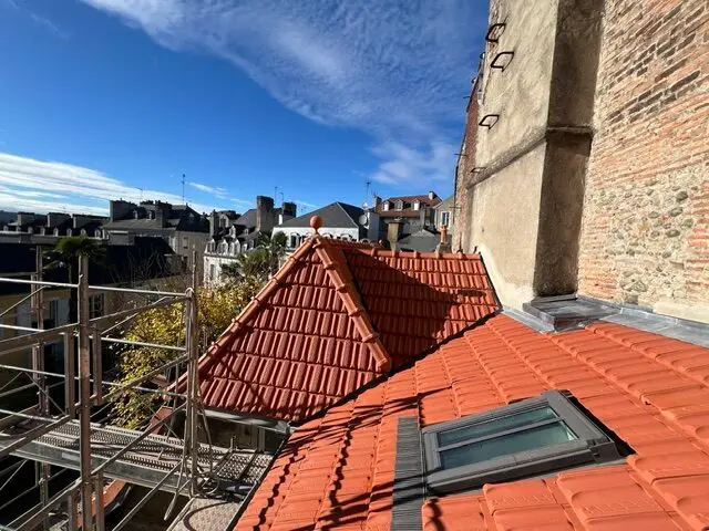 Chantier rénovation une couverture en tuile Marseille - Quartier du château 16 IMG 1852 rotated